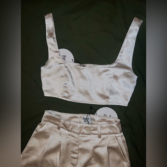 Huxley Set Satin Champagne - Picture 2 of 5